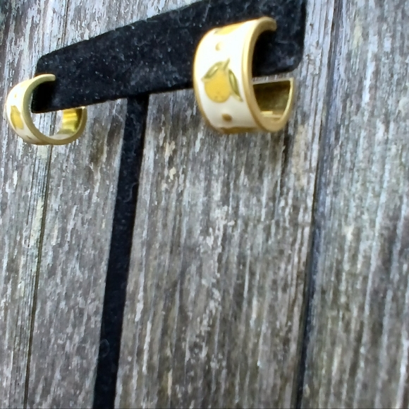 🍋Madewell 🍋Beautiful Enameled Lemon🍋 Huggie Post Earring - Picture 9 of 10